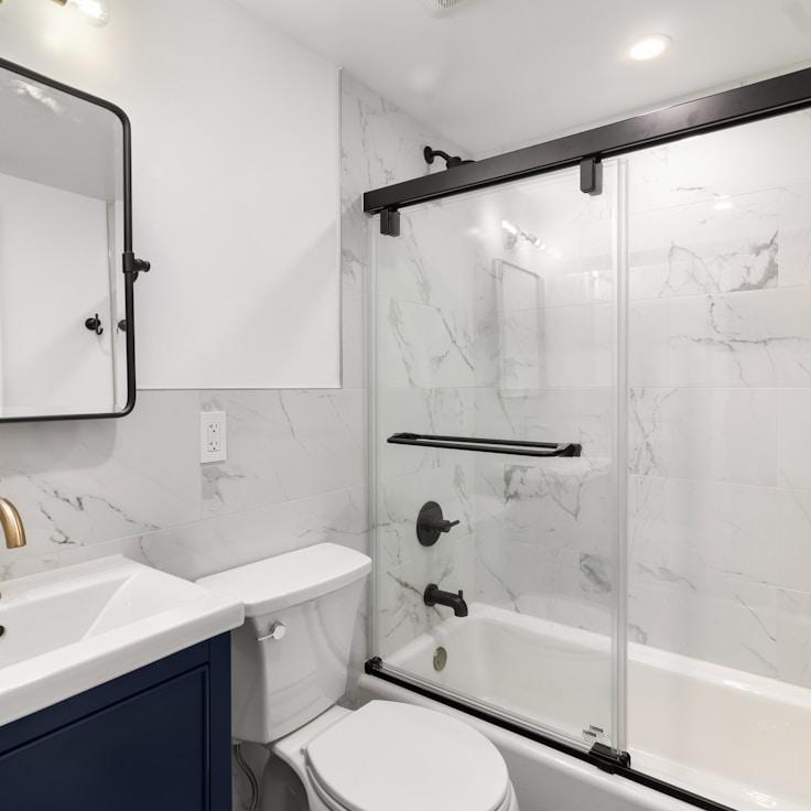 Sophisticated bathroom layout